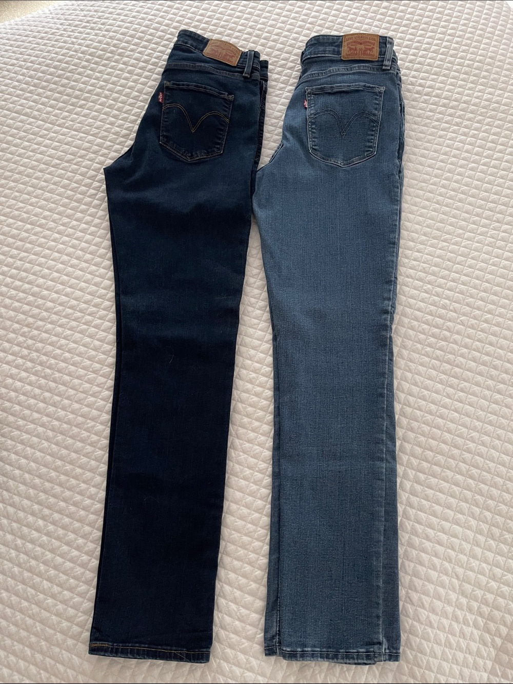 Levi's Women's Straight Leg Jeans - Dark Indigo & Medium Blue, size 6 & 29